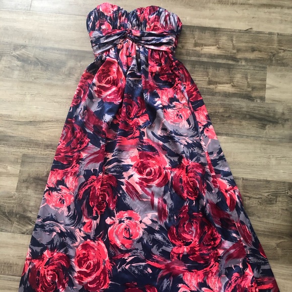 Gianni Bini Dresses & Skirts - Gianni Bini strapless maxi dress